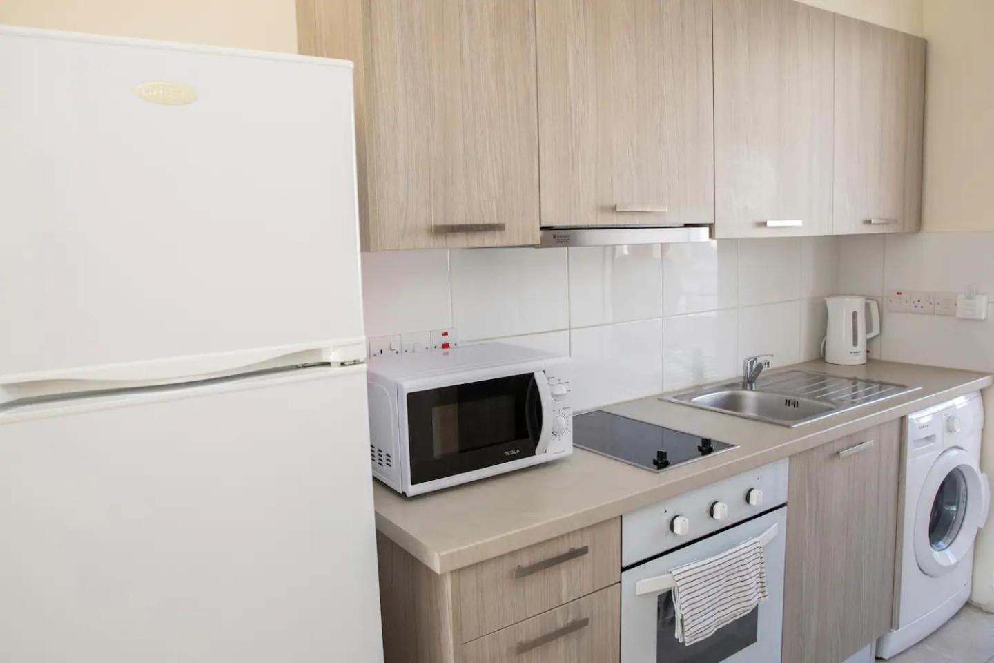 Harbour Lights Studio Apartments Paphos ภายนอก รูปภาพ