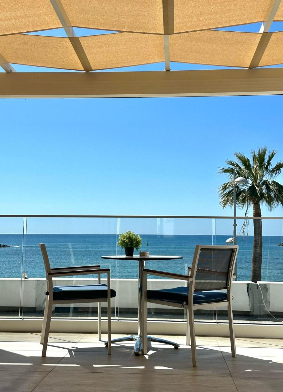 Harbour Lights Studio Apartments Paphos ภายนอก รูปภาพ
