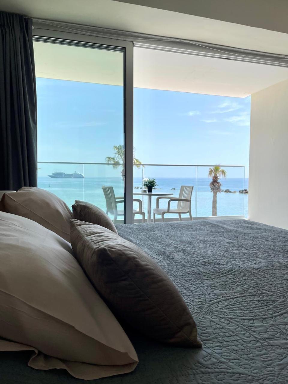 Harbour Lights Studio Apartments Paphos ภายนอก รูปภาพ