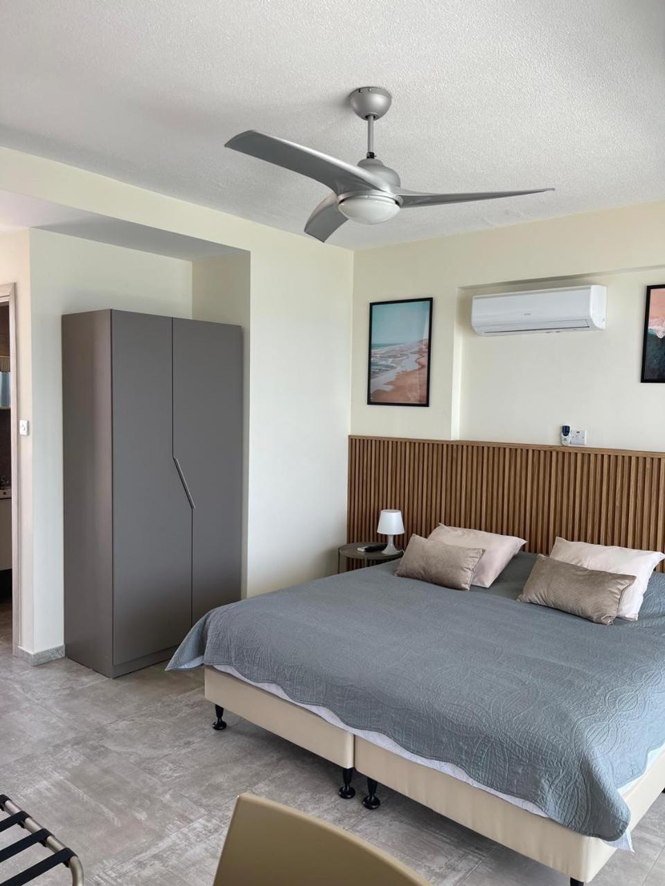 Harbour Lights Studio Apartments Paphos ภายนอก รูปภาพ